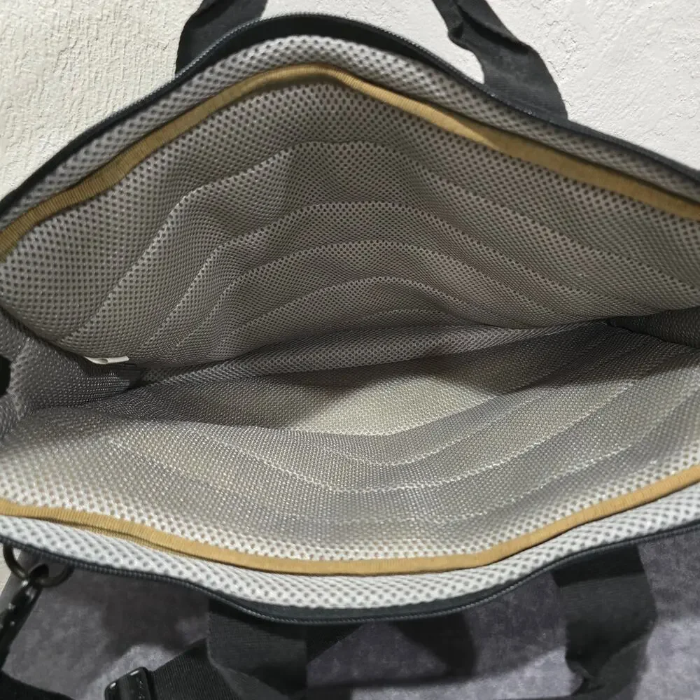 Targus Multi Purpose Black Work & Laptop Padded Messenger Travel Computer Bag